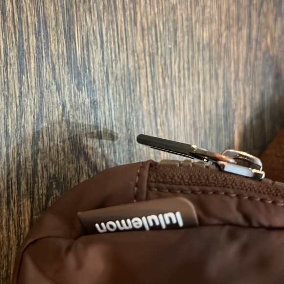 Lululemon crossbody bag - Picture 4 of 5